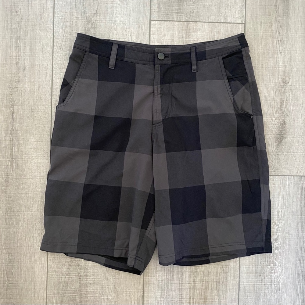 Lululemon Men's Shorts - Size 34